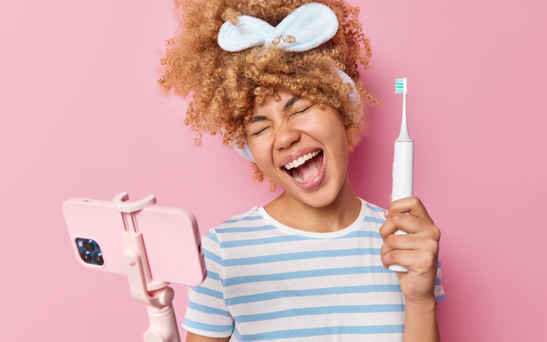 Igiene orale avanzata: spazzolino elettrico, filo interdentale, idropulsore e nuove tecnologie